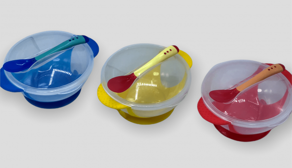 Vajilla Plástica con Cuchara y Base de Chupa Tapa Transparente
